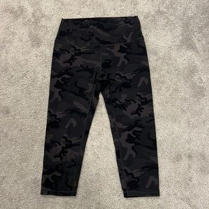 ZYIA Active Camo Capris